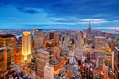Blick auf die Skyline von New York im Sonnenuntergang, USA.