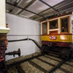 Historische U-Bahn im U-Bahn-Museum in Budapest