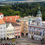 Blick vom Schwarzen Turm auf das Rathaus auf dem Marktplatz von Budweis