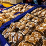 Lebkuchen auf dem Weihnachtsmarkt im Park Moravské náměsti