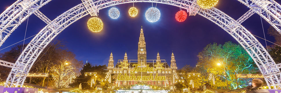 Das Rathaus am Weihnachtsmarkt Christkindlmarkt in Wien