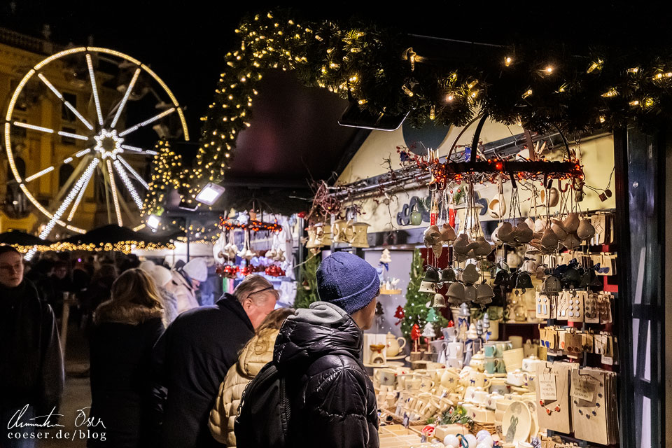 Weihnachtsmarkt in Wien vor dem Schloss Schönbrunn