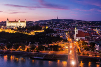 Sonnenuntergang über der Altstadt von Bratislava
