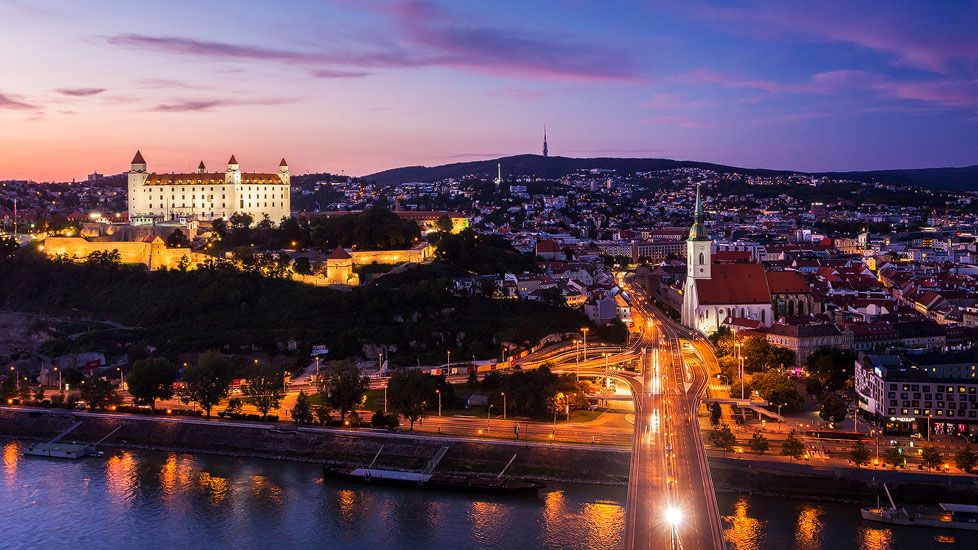 Sonnenuntergang über der Altstadt von Bratislava
