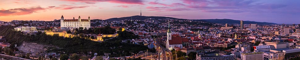 Ausblick auf einen Sonnenuntergang von der UFO-Aussichtsplattform in Bratislava