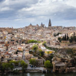 Panoramablick auf die Altstadt von Toledo, gesehen vom Aussichtspunkt Mirador del Valle