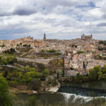 Panoramablick auf die Altstadt von Toledo, gesehen vom Aussichtspunkt Mirador del Valle
