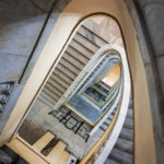 Art-Deco-Treppenhaus im Círculo de Bellas Artes in Madrid