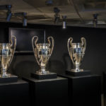 Champions-League-Pokale im Estadio Santiago Bernabéu in Madrid