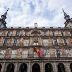Das Gebäude Casa de la Panadería („Haus der Bäckerei“) auf dem Hauptplatz (Plaza Mayor) von Madrid