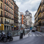 Die Straße Calle de Toledo und die Stiftskirche San Isidro (Iglesia de San Isidro)