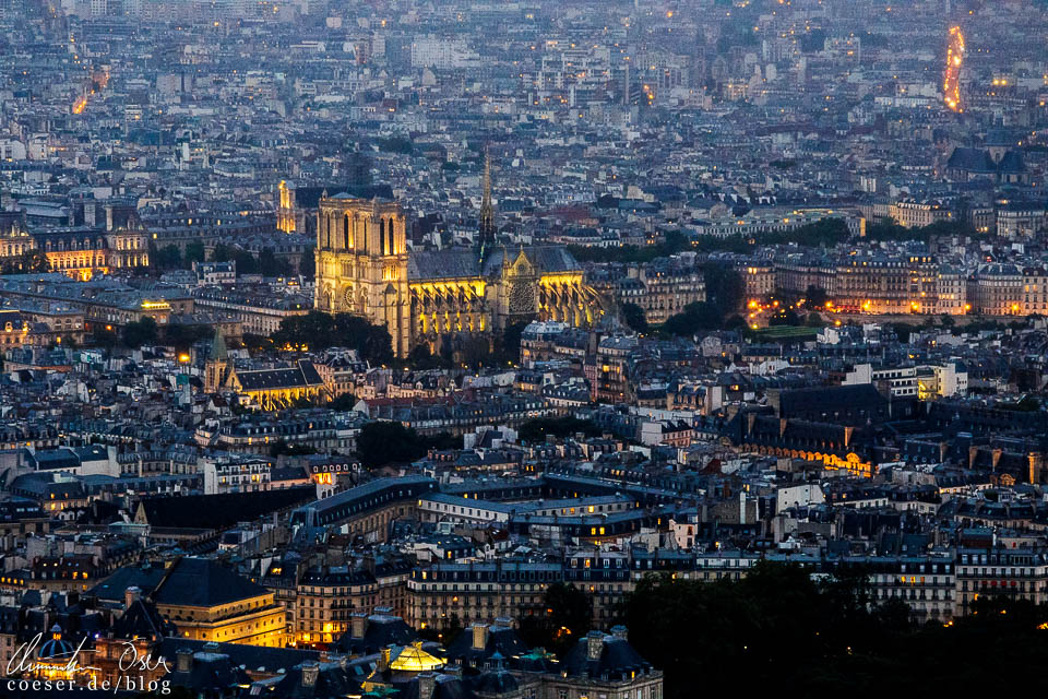 Aussichtspunkt in Paris: Tour Montparnasse in Richtung der Kathedrale Notre-Dame de Paris