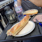 Ein Baguette mit Schinken und Käse gehört zu einem Paris-Besuch unbedingt dazu