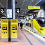 Der Flughafenzug Arlanda Express am Hauptbahnhof T-Centralen in Stockholm
