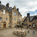 Reiterstatue von Earl Haig am Hospital Square im Edinburgh Castle