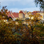 Blick vom Kuhberg auf die Burg und die Rotunde