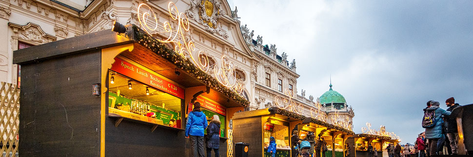 Weihnachtsmarkt vor dem Schloss Belvedere in Wien