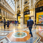 In der Mitte der Galleria Vittorio Emanuele II befinden sich auf dem Boden Mosaiken mit den Wappen der Städte Rom, Florenz, Turin und Mailand