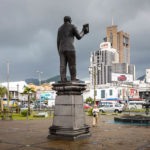 Die Statue von Sir Seewoosagur Ramgoolam in Port Louis