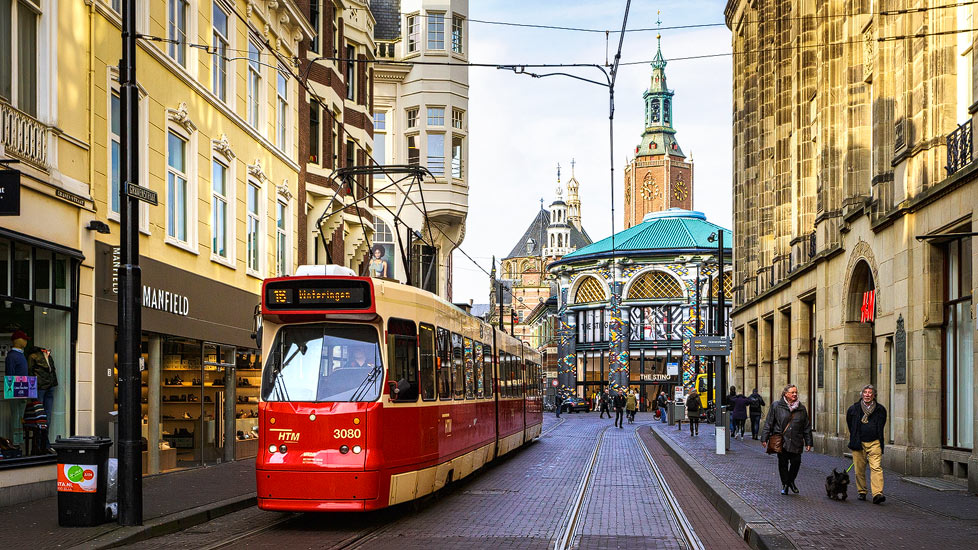 Straßenbahn in der Innenstadt von Den Haag