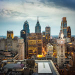 Ausblick von Loews Philadelphia Hotel auf die beleuchtete Skyline