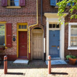 Historische Häuser in der Straße Elfreth's Alley in Philadelphia
