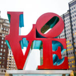 Die LOVE Skulptur im LOVE Park in Philadelphia