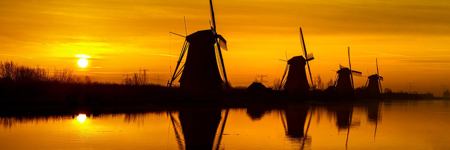 Windmühlen von Kinderdijk im Sonnenaufgang