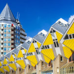 Die Kubushäuser und der Blaakturm in Rotterdam
