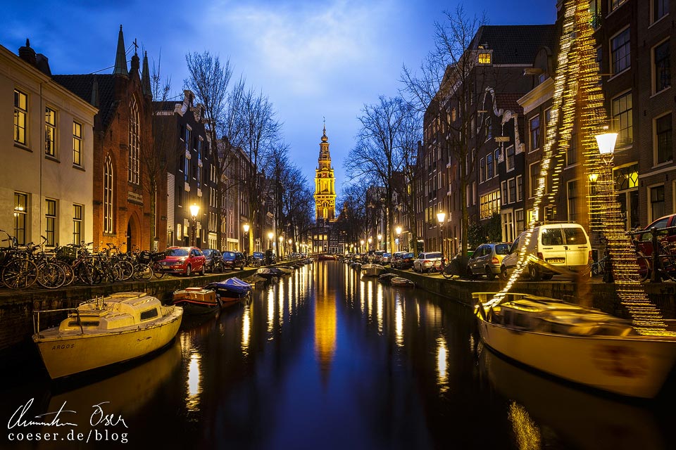 Amsterdamer Grachten in der Dämmerung