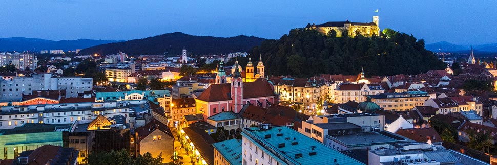 Aussicht vom Wolkenkratzer Nebotičnik auf Ljubljana