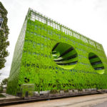 Moderne Architektur der Euronews-Zentrale im Stadtteil La Confluence von Lyon