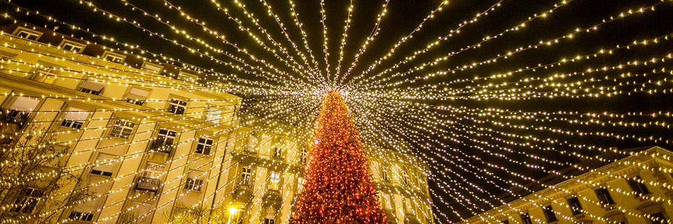 Weihnachtsmarkt vor der St.-Stephans-Basilika