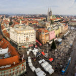 Blick auf den Ban-Jelačić-Platz und die Kathedrale vom Hochhaus Zagreb 360°