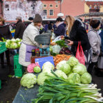 Geschäftiges Treiben auf dem Dolac-Markt in Zagreb