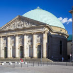 Außenansicht der St.-Hedwigs-Kathedrale in Berlin