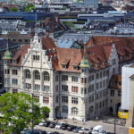 Das Stadthaus in Zürich vom Karlsturm des Grossmünsters aus gesehen