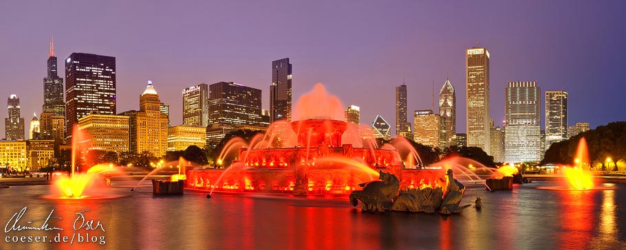 Panorama des Buckingham Fountain und der Skyline von Chicago