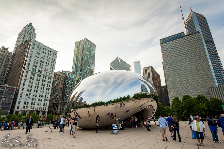 Cloud Gate (The Bean) im Millennium Park von Chicago