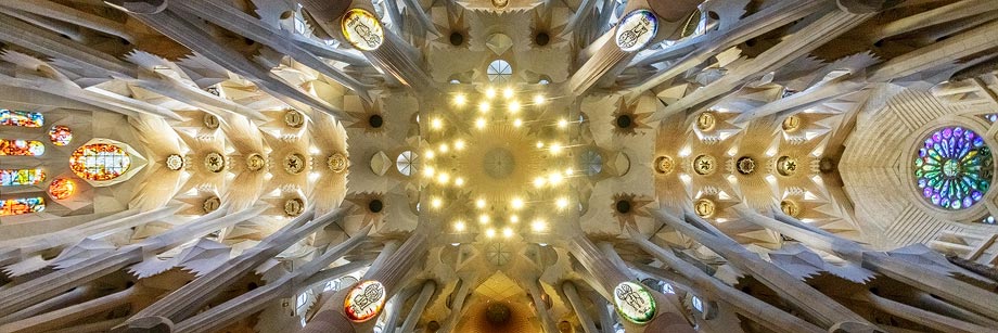 Innenansicht der Sagrada Família in Barcelona
