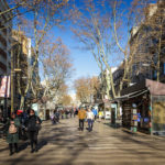 Flaniermeile La Rambla in der Nebensaison ohne Massen an Touristen