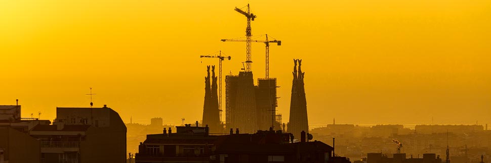 Silhouette der Sagrada Familia in Barcelona