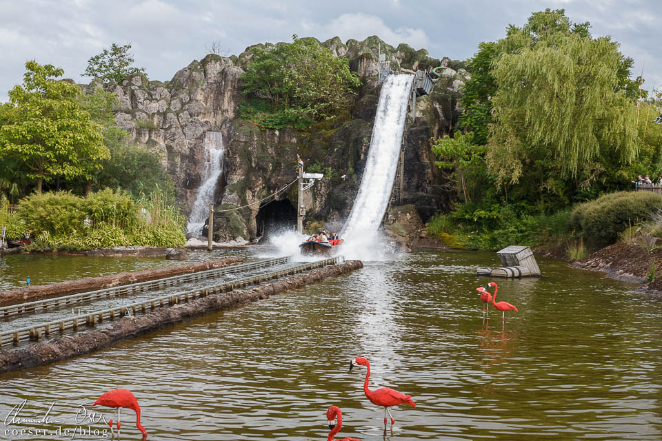 Die Wildwasserbahn im Legoland Deutschland Resort in Günzburg