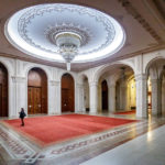Führung durch die Räume des Parlamentspalasts von Bukarest