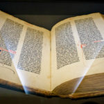 Ein altes Buch im Plantin-Moretus-Museum in Antwerpen