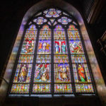 Fenster in der gotischen Oberkirche in der Heilig-Blut-Basilika in Brügge