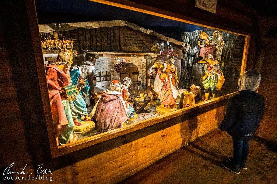 Krippe auf dem Weihnachtsmarkt im Linzer Volksgarten