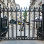 Abgesperrter Zugang zum Haus 10 Downing Street