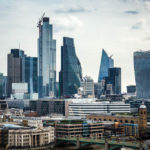 Die Skyline von London von der Aussichtsplattform des Tate Modern aus gesehen