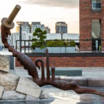 Skulpturenpark nahe der genmanipulierten Kleinen Meerjungfrau in Kopenhagen
